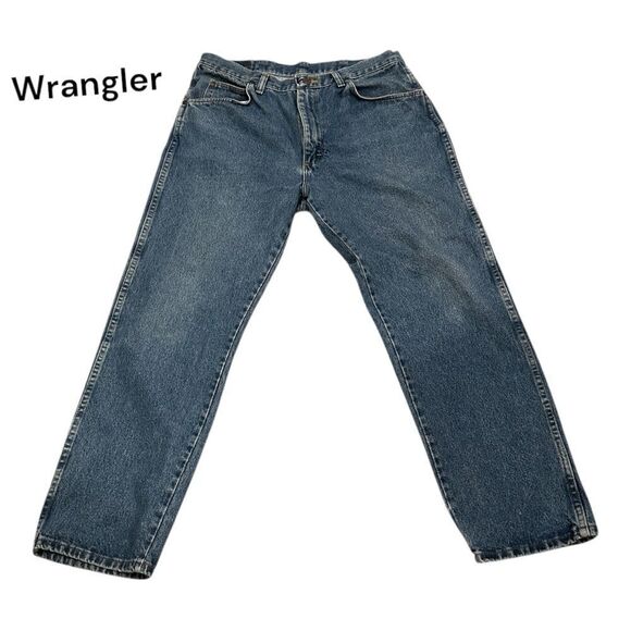 Wrangler Blue Straight-Leg Jeans with Classic Design - Picture 1 of 7